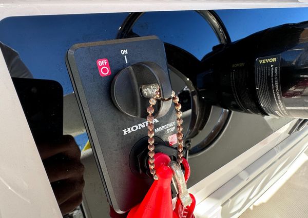 Cobia 274 Center Console image