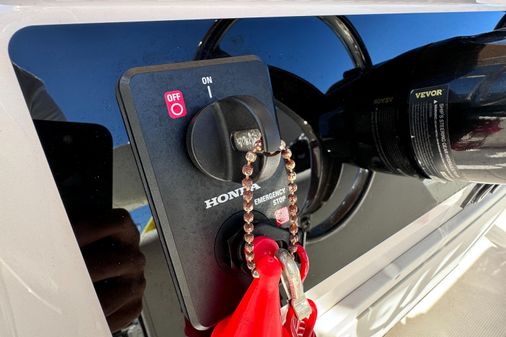 Cobia 274 Center Console image