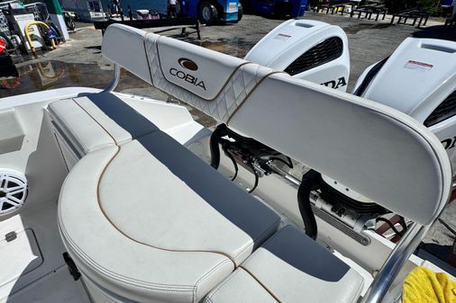 Cobia 274 Center Console image