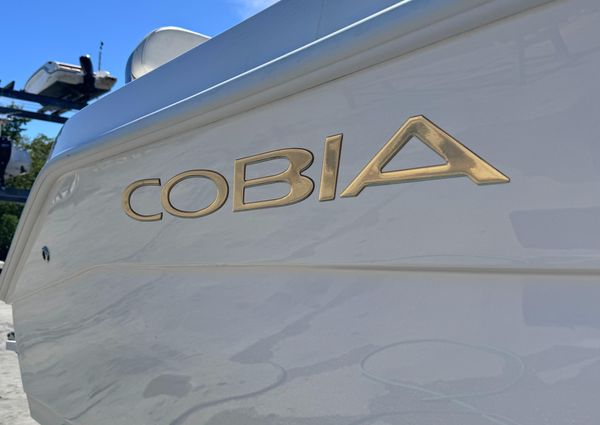 Cobia 274 Center Console image