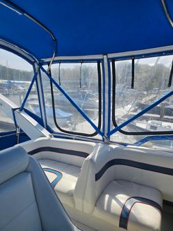 Bayliner 3870 image