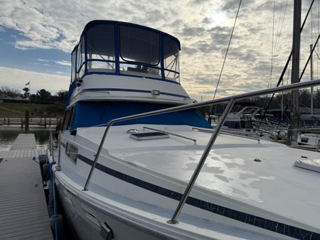 Bayliner 3870 image