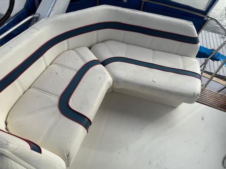 Bayliner 3870 image