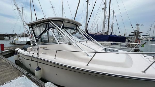 Grady-White Express 305
