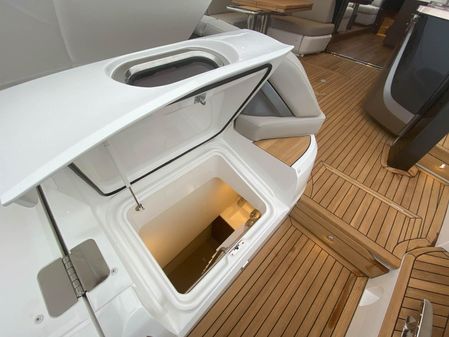 Princess Yachts V55 image