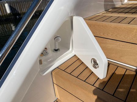 Princess Yachts V55 image