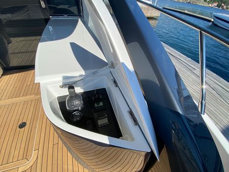 Princess Yachts V55 image