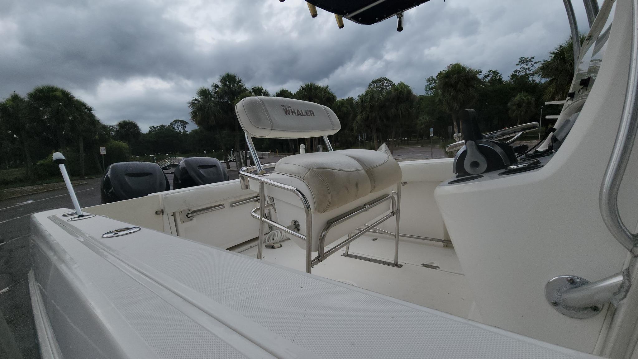 2002 Boston Whaler 270 outrage