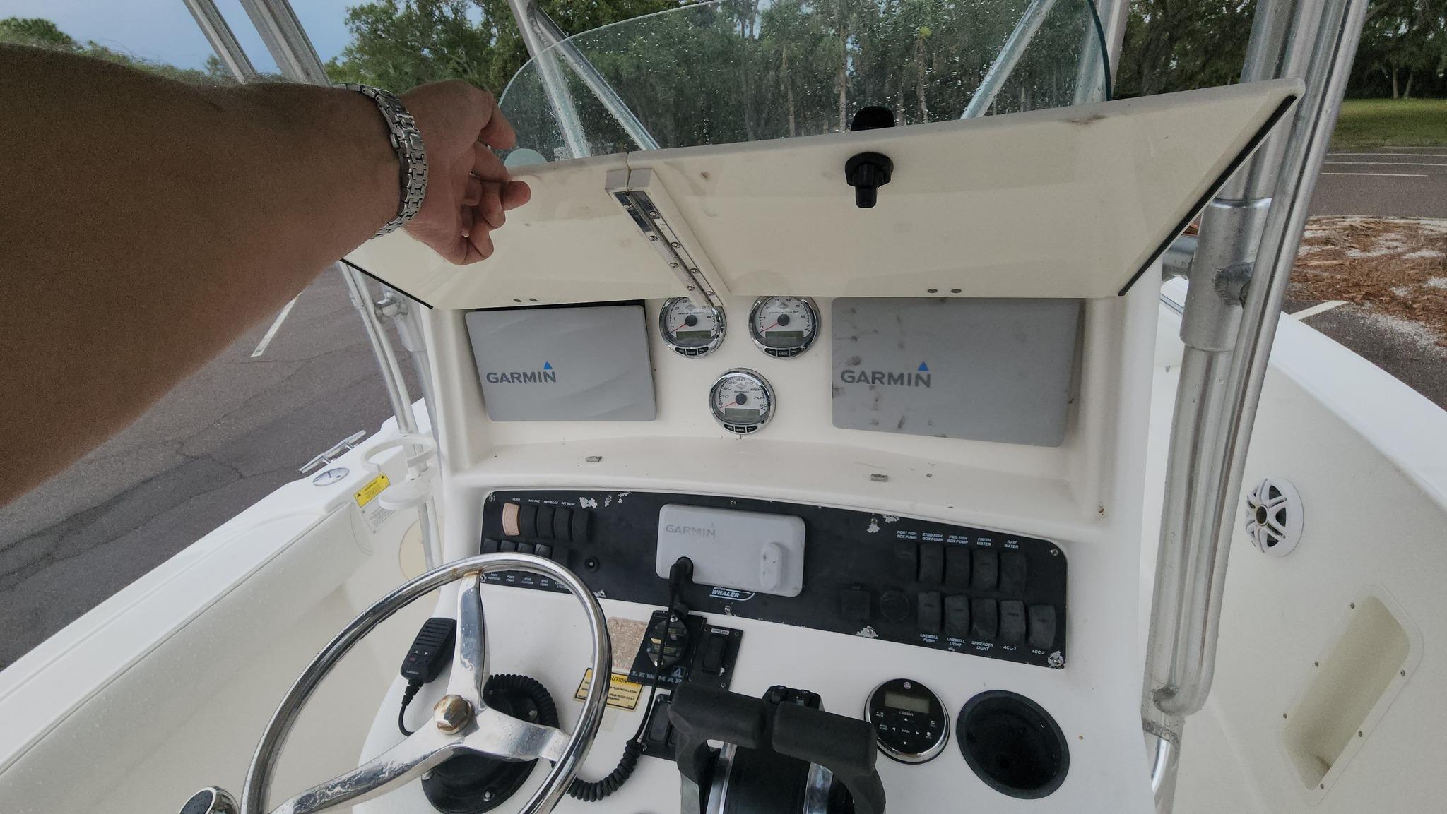 2002 Boston Whaler 270 outrage
