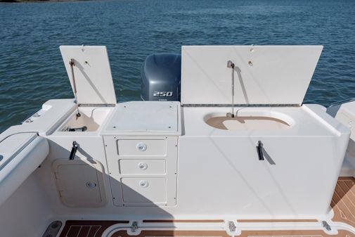 Pursuit 3070 Offshore Center Console image