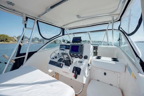 Pursuit 3070 Offshore Center Console image