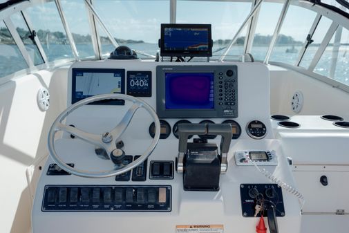 Pursuit 3070 Offshore Center Console image