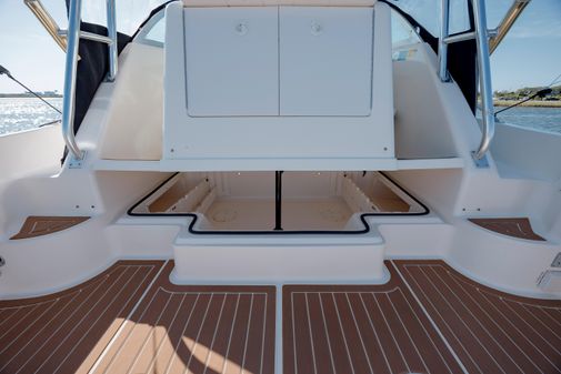 Pursuit 3070 Offshore Center Console image