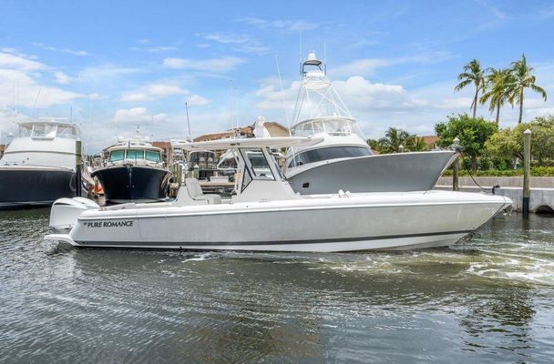 Intrepid 327 Center Console - main image