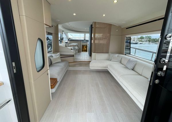 Azimut 68 FLY image