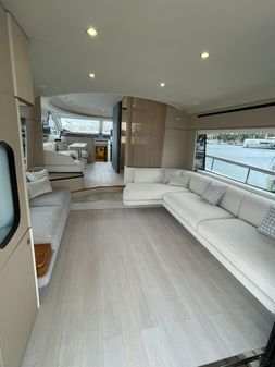 Azimut 68 FLY image