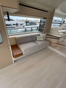 Azimut 68 FLY image