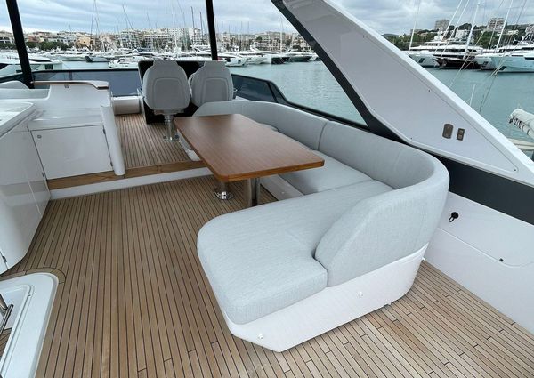 Azimut 68 FLY image