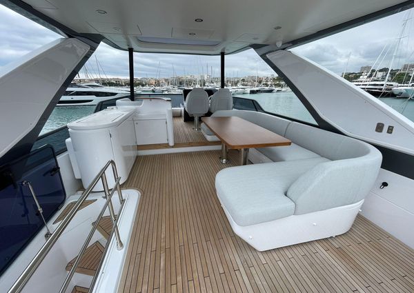 Azimut 68 FLY image