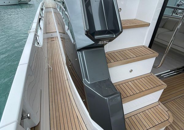 Azimut 68 FLY image