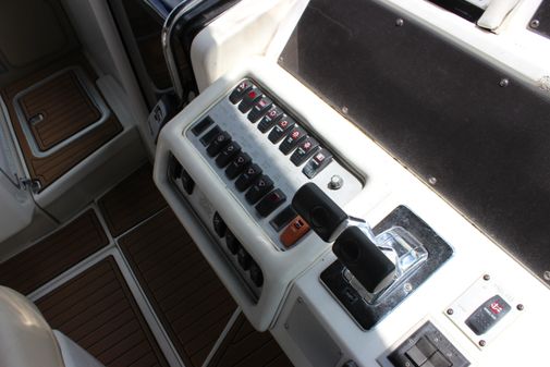 Sea Ray 400 Express Cruiser image