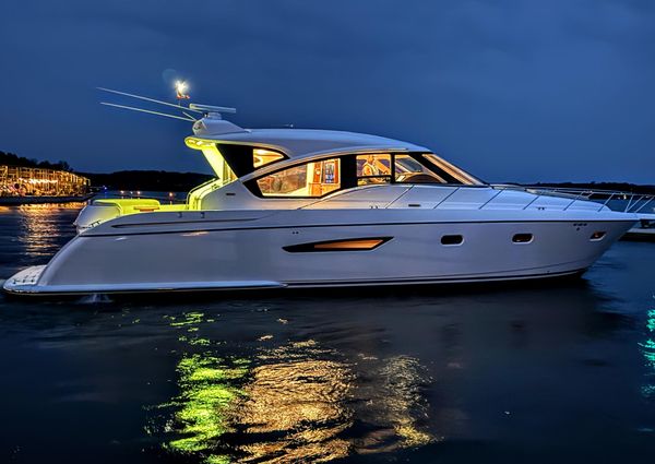 Tiara Yachts 5800 Sovran image