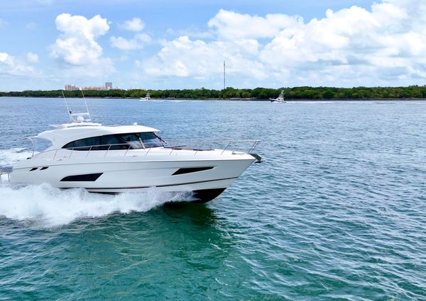 Riviera 5400 Sport Yacht image