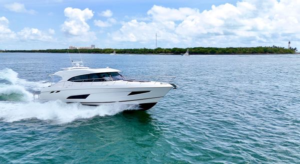 Riviera 5400 Sport Yacht image