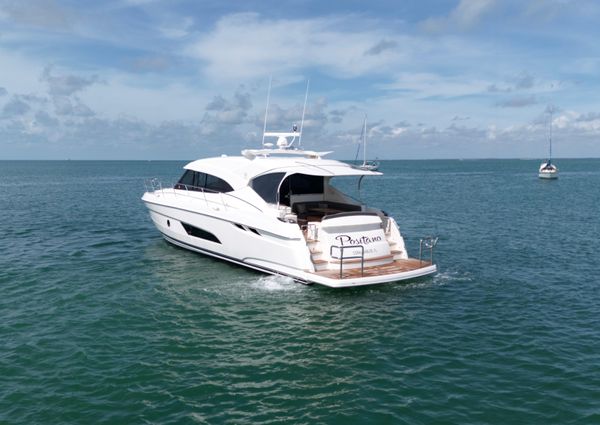 Riviera 5400 Sport Yacht image