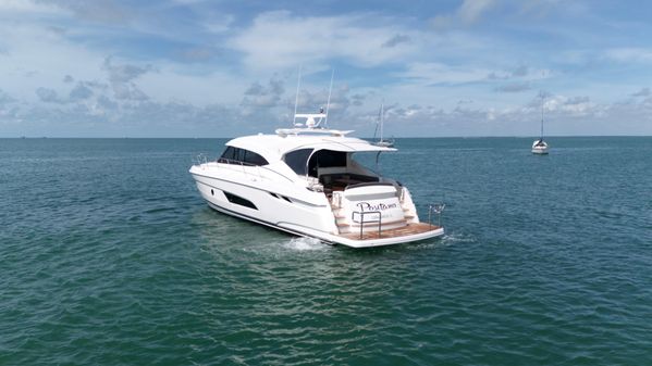 Riviera 5400 Sport Yacht image