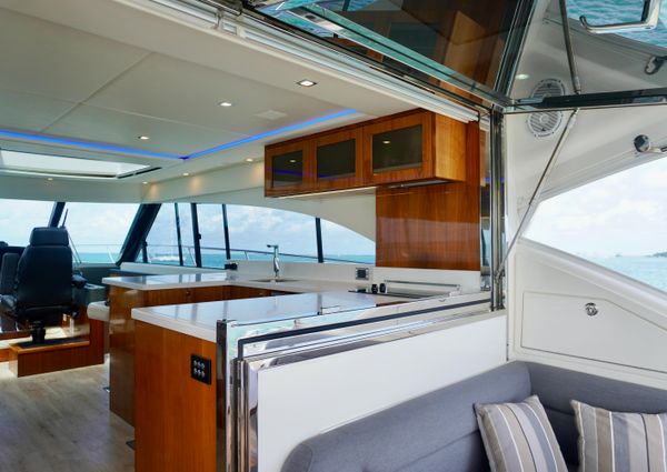 Riviera 5400 Sport Yacht image