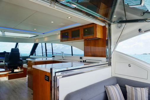 Riviera 5400 Sport Yacht image