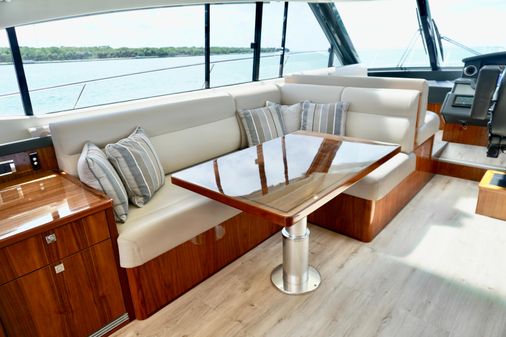 Riviera 5400 Sport Yacht image