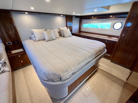 Riviera 5400 Sport Yacht image