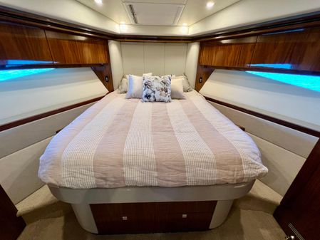 Riviera 5400 Sport Yacht image