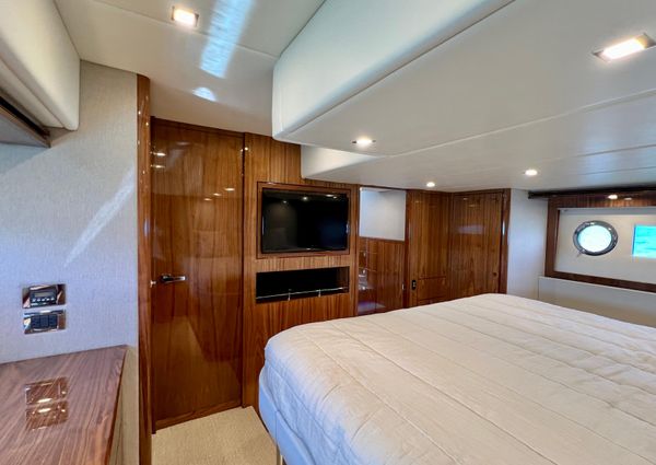 Riviera 5400 Sport Yacht image