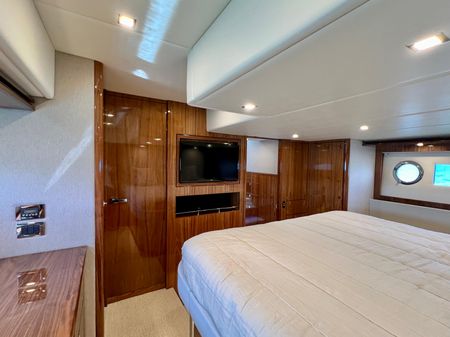 Riviera 5400 Sport Yacht image