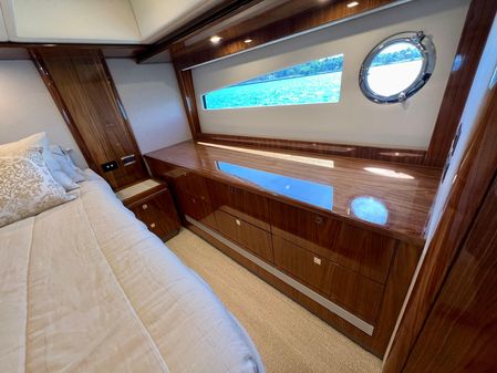 Riviera 5400 Sport Yacht image