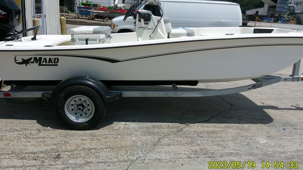 Mako Pro Skiff 15 CC 