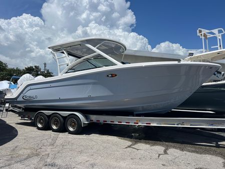 Robalo R317-DUAL-CONSOLE image