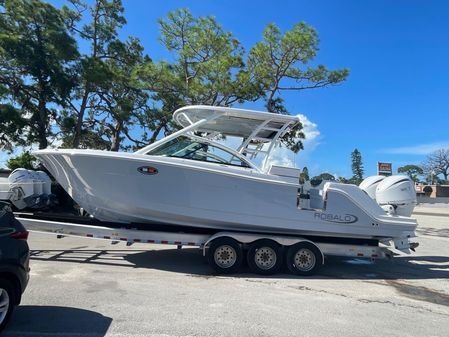 Robalo R317-DUAL-CONSOLE image