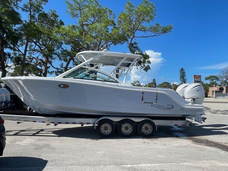 Robalo R317-DUAL-CONSOLE image