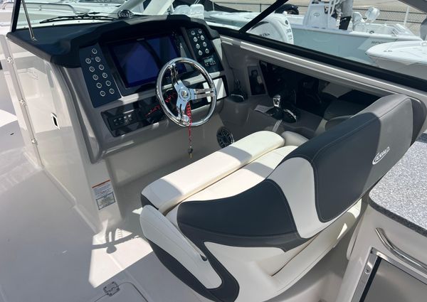 Robalo R317-DUAL-CONSOLE image