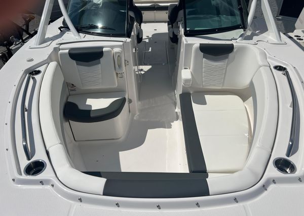 Robalo R317-DUAL-CONSOLE image