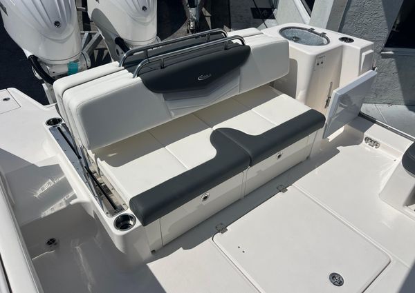 Robalo R317-DUAL-CONSOLE image