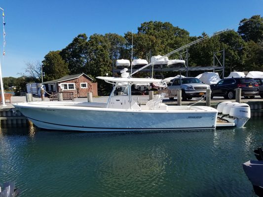 Regulator 34 Center Console - main image