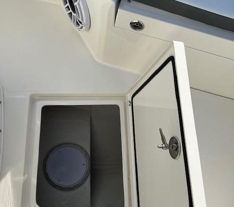 Cobia 265-CENTER-CONSOLE-OPEN image