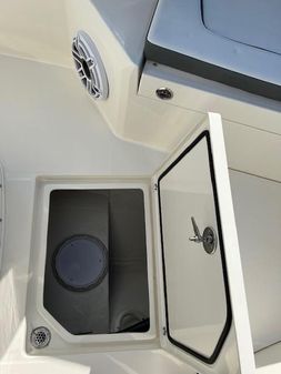 Cobia 265-CENTER-CONSOLE-OPEN image