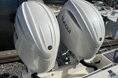 Cobia 265-CENTER-CONSOLE-OPEN image