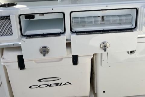 Cobia 265-CENTER-CONSOLE-OPEN image